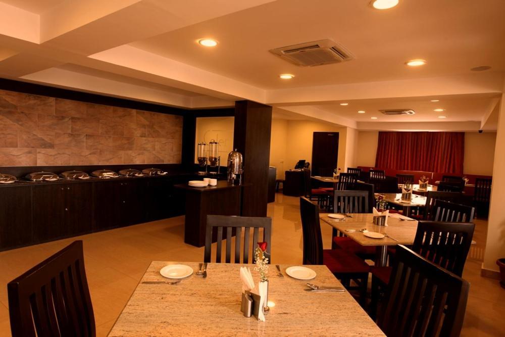 Hotel Nagarjuna Suites Bengaluru Restauracja zdjęcie